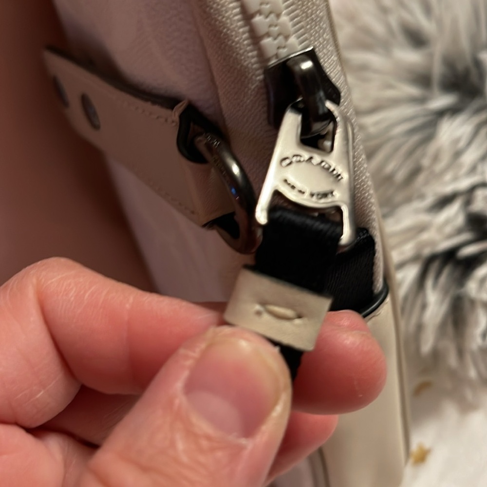 Coach side 👜 - Picture 3 of 9